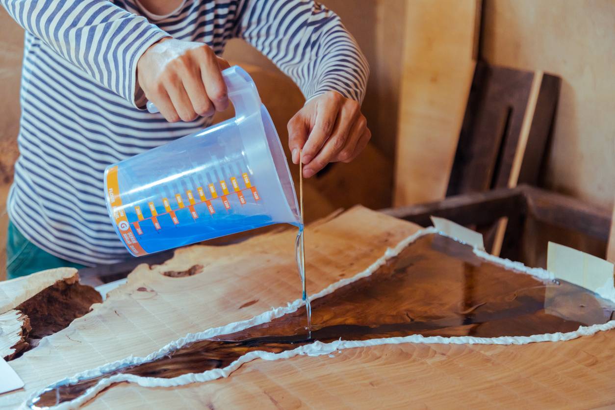 Comment créer une table en résine époxy ? - Le Tandem